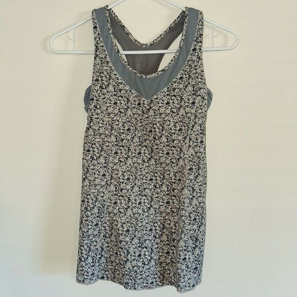 Lululemon Tone It Tank Petite Fleur Silver Spoon Ambient Grey Womens SIZE 4 - Picture 1 of 3